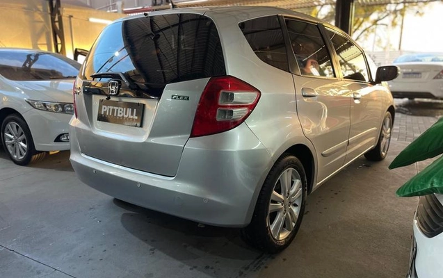 imagem-https://www.socarrao.com.br/sc-vehicle-images-prod/3577391/1789598319970-8440514_3_B_85ff715196.jpeg