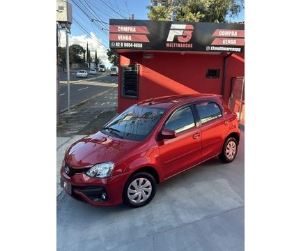 Toyota Etios 2018 Vermelho — foto 1 de 3