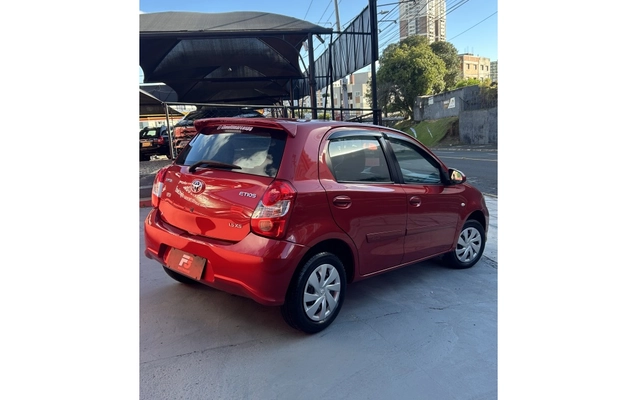 imagem-https://www.socarrao.com.br/sc-vehicle-images-prod/3577405/1788296445737-2_055930.jpg