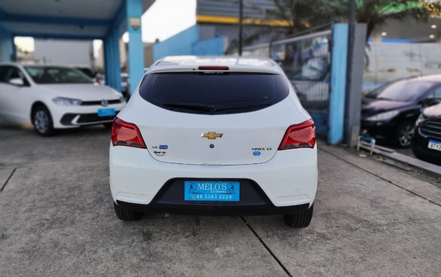 imagem-https://www.socarrao.com.br/sc-vehicle-images-prod/3577673/1789502590720-gb-5aa223a.jpeg