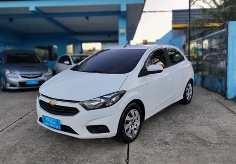 Chevrolet Onix 2017 Branco — foto 1 de 3