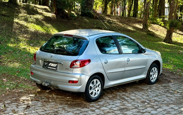 imagem-https://www.socarrao.com.br/sc-vehicle-images-prod/3578062/1788298362302-9850c7b2-c7d2-4ba8-9b47-9390a409b32f.jpg