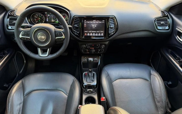 imagem-https://www.socarrao.com.br/sc-vehicle-images-prod/3578130/1789397410913-8432884_18_B_e5d2bd8a8d.jpeg