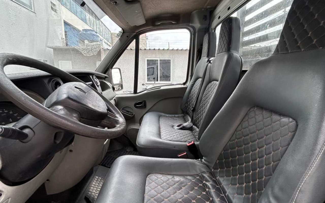 imagem-https://www.socarrao.com.br/sc-vehicle-images-prod/3580129/1788306084858-Rm90byAxNC5qcGVn.jpeg