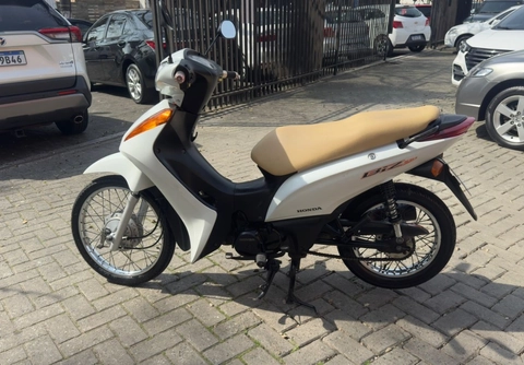 Honda C 100 BIZ-ES 2015 Branco — foto 1 de 3