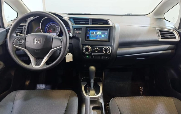 imagem-https://www.socarrao.com.br/sc-vehicle-images-prod/3581457/1788524642079-8441180_5_B_3ba4cfa99d.jpeg