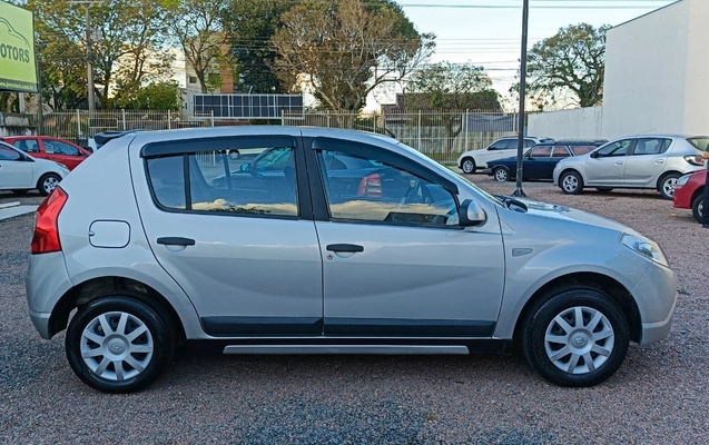 imagem-https://www.socarrao.com.br/sc-vehicle-images-prod/3581458/1788310760675-ZTRhNTdiNzAtZGQxZC00YjFiLTg2OGMtYWExMTk2ODUxMjI5LmpwZw.jpg