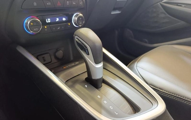imagem-https://www.socarrao.com.br/sc-vehicle-images-prod/3582153/1788525983653-8441192_13_B_89f2b17da5.jpeg