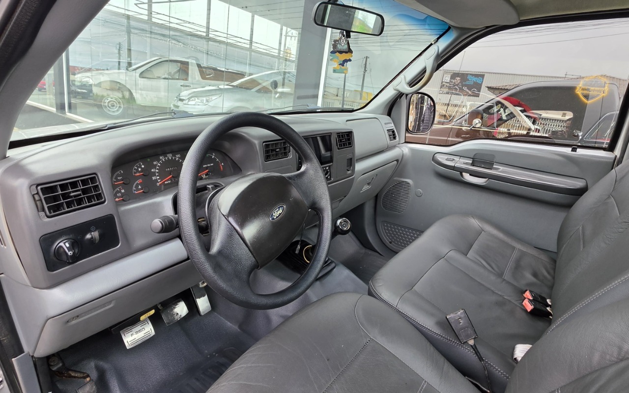 imagem-https://www.socarrao.com.br/sc-vehicle-images-prod/3582458/1788314002226-SU1HLTIwMjYwODEyLVdBMDA4Ny5qcGc.jpg