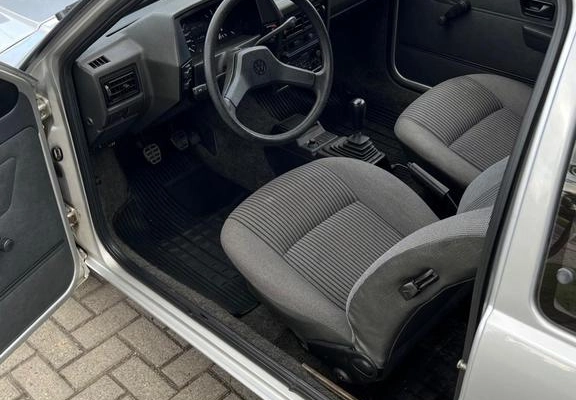 imagem-https://www.socarrao.com.br/sc-vehicle-images-prod/35861/1782394500506-7425065_22_B_6c7e776632.jpeg
