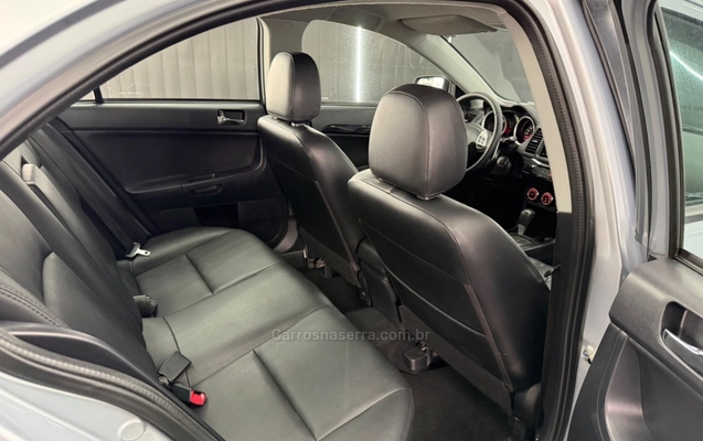 imagem-https://www.socarrao.com.br/sc-vehicle-images-prod/3587175/1788347855330-1ffed927c25dee86dae7d610c0c0b20b_big.jpeg