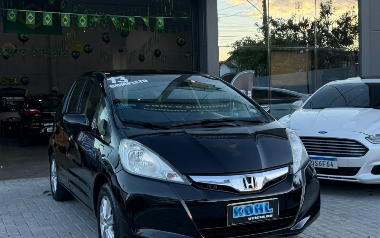 Honda Fit 2013 Preto — foto 1 de 3