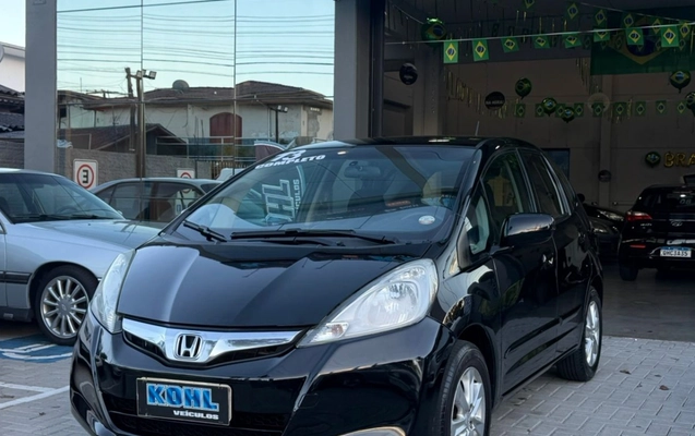 imagem-https://www.socarrao.com.br/sc-vehicle-images-prod/3587186/1788348992952-V2hhdHNBcHAgSW1hZ2UgMjAyNi0wOS0wMSBhdCAxOS4xMS4zOC5qcGVn.jpeg
