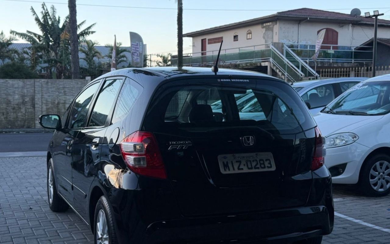 imagem-https://www.socarrao.com.br/sc-vehicle-images-prod/3587186/1788348993290-V2hhdHNBcHAgSW1hZ2UgMjAyNi0wOS0wMSBhdCAxOS4xMS40MSAoMSkuanBlZw.jpeg