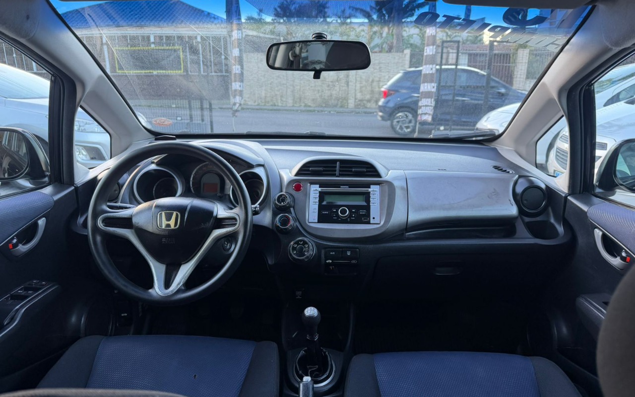 imagem-https://www.socarrao.com.br/sc-vehicle-images-prod/3587186/1788348993733-V2hhdHNBcHAgSW1hZ2UgMjAyNi0wOS0wMSBhdCAxOS4xMS40MS5qcGVn.jpeg