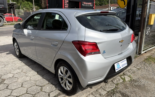 imagem-https://www.socarrao.com.br/sc-vehicle-images-prod/3587207/1788349742983-003_3322c4f1c4117325bb585d56a39c84ee.jpeg