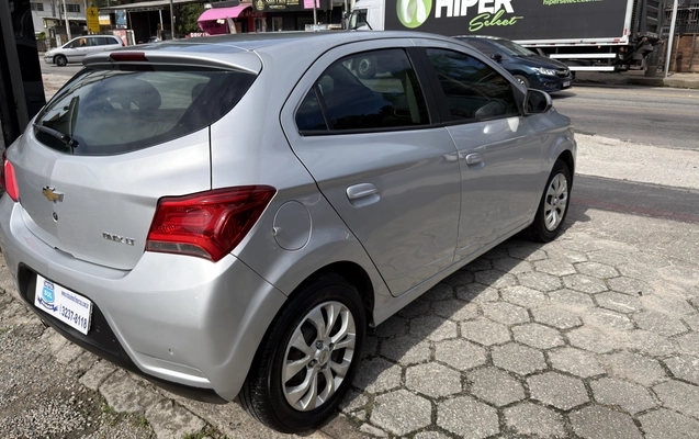 imagem-https://www.socarrao.com.br/sc-vehicle-images-prod/3587207/1788349743076-003_fc93967da7a33e1480ec67b3f131d318.jpeg