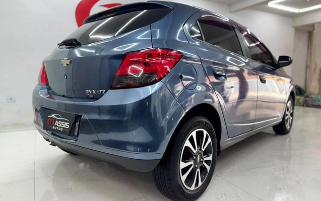imagem-https://www.socarrao.com.br/sc-vehicle-images-prod/3587319/1789492888648-7536489_7_B_31b573cc67.jpeg