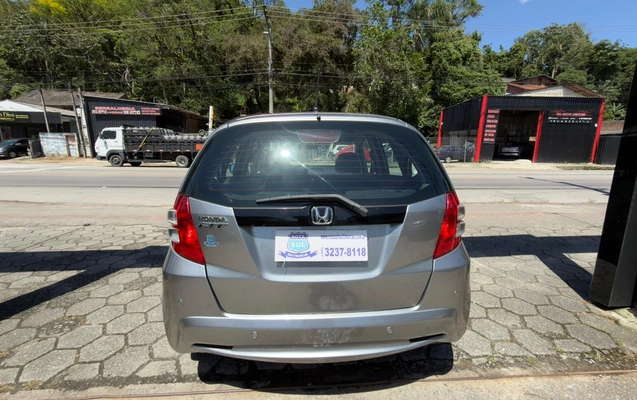 imagem-https://www.socarrao.com.br/sc-vehicle-images-prod/3587463/1788352126047-003_a59ce2e002aa2dcfbbb8f03d7a94a8f8.jpeg