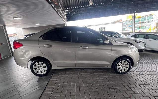imagem-https://www.socarrao.com.br/sc-vehicle-images-prod/3587528/1789131059447-8441529_5_B_1cded8b6fd.jpeg