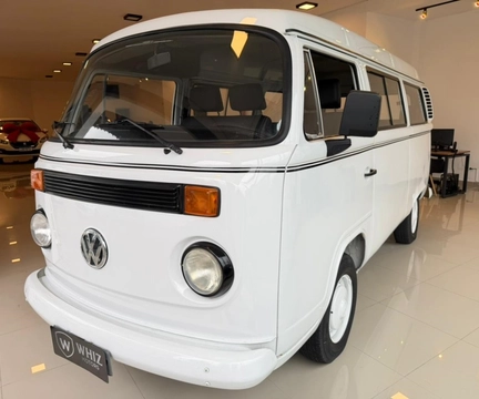 Volkswagen Kombi Furgão 2001 Branco — foto 1 de 3