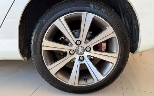 imagem-https://www.socarrao.com.br/sc-vehicle-images-prod/3587604/1788355613533-13_085651.jpg