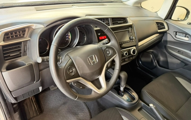 imagem-https://www.socarrao.com.br/sc-vehicle-images-prod/3587625/1788355695152-2_033718.jpg