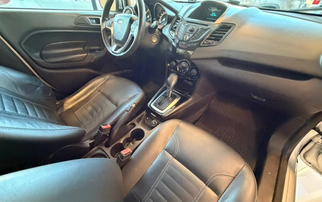 imagem-https://www.socarrao.com.br/sc-vehicle-images-prod/3587627/1788355709811-4_092349.jpg
