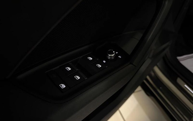imagem-https://www.socarrao.com.br/sc-vehicle-images-prod/3587862/1789239519851-8433393_6_B_7c8d170b73.jpeg