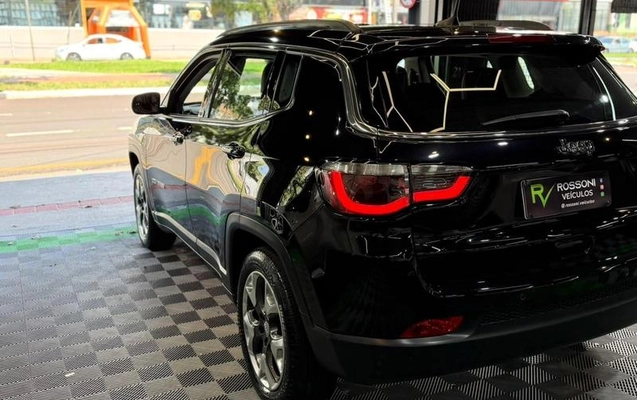 imagem-https://www.socarrao.com.br/sc-vehicle-images-prod/3587928/1789310500529-8442031_5_B_5add694438.jpeg
