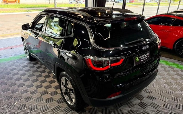 imagem-https://www.socarrao.com.br/sc-vehicle-images-prod/3587928/1789310500534-8442031_9_B_49b5198b0e.jpeg