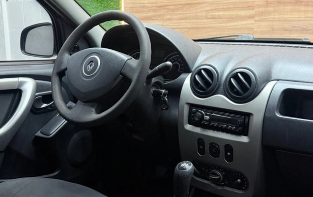 imagem-https://www.socarrao.com.br/sc-vehicle-images-prod/3588865/1788359353258-zpnFXz1gbKuLFWXhmqyL4ufab1HV3aIG.jpg