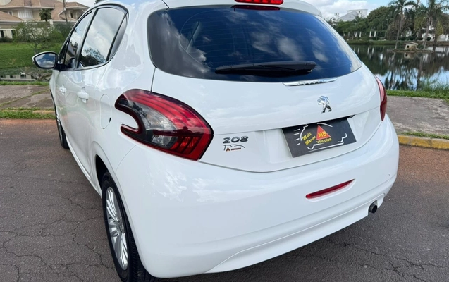 imagem-https://www.socarrao.com.br/sc-vehicle-images-prod/3589055/1788359583429-V2hhdHNBcHAgSW1hZ2UgMjAyNi0wOS0wMiBhdCAxMC41NC41Ny5qcGVn.jpeg