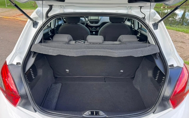 imagem-https://www.socarrao.com.br/sc-vehicle-images-prod/3589055/1788359583944-V2hhdHNBcHAgSW1hZ2UgMjAyNi0wOS0wMiBhdCAxMC41NC41NyAoMikuanBlZw.jpeg