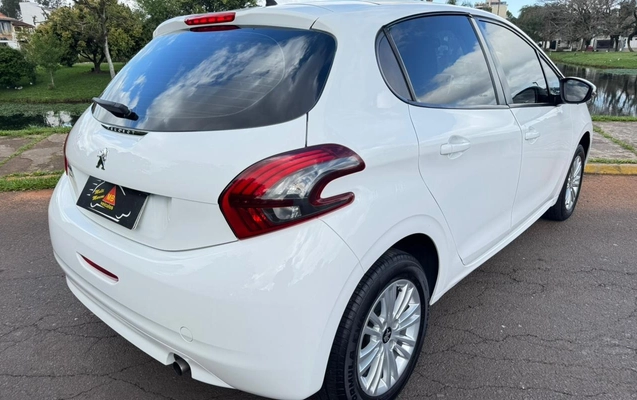 imagem-https://www.socarrao.com.br/sc-vehicle-images-prod/3589055/1788359585131-V2hhdHNBcHAgSW1hZ2UgMjAyNi0wOS0wMiBhdCAxMC41NC41NiAoMSkuanBlZw.jpeg