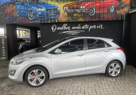 Hyundai i30 1.8 16V Aut. 5p 2015 Prata — foto 1 de 3