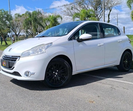 Peugeot 208 2015 Branco — foto 1 de 3