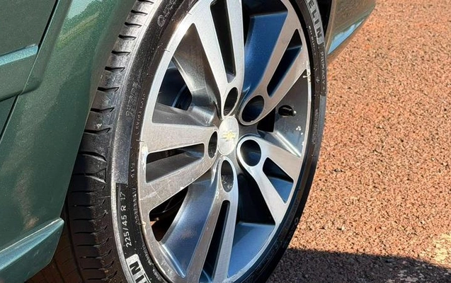 imagem-https://www.socarrao.com.br/sc-vehicle-images-prod/3590308/1788362645621-8251145_16_B_70fd8c6fac.jpeg