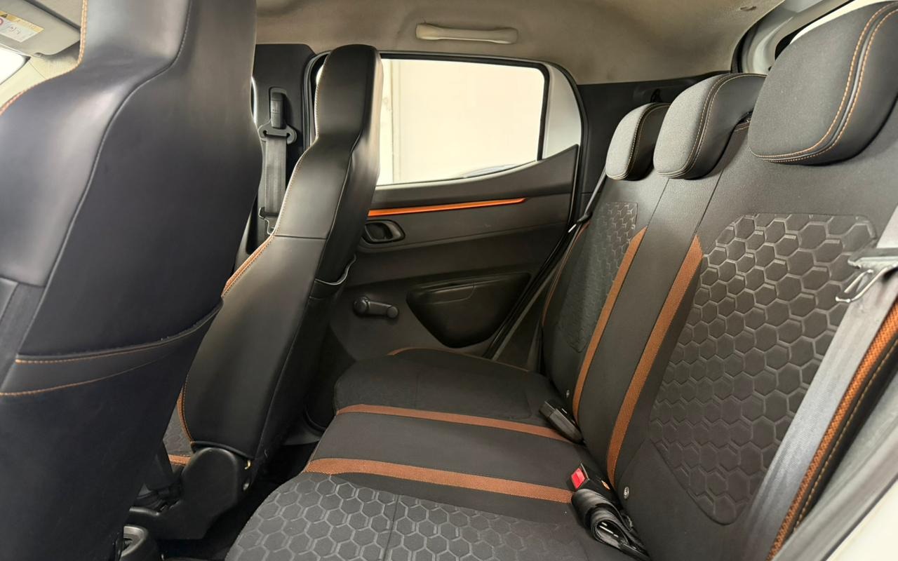 imagem-https://www.socarrao.com.br/sc-vehicle-images-prod/3590743/1788363830767-V2hhdHNBcHAgSW1hZ2UgMjAyNi0wOS0wMiBhdCAxMi4zMC4zNiAoMSkuanBlZw.jpeg