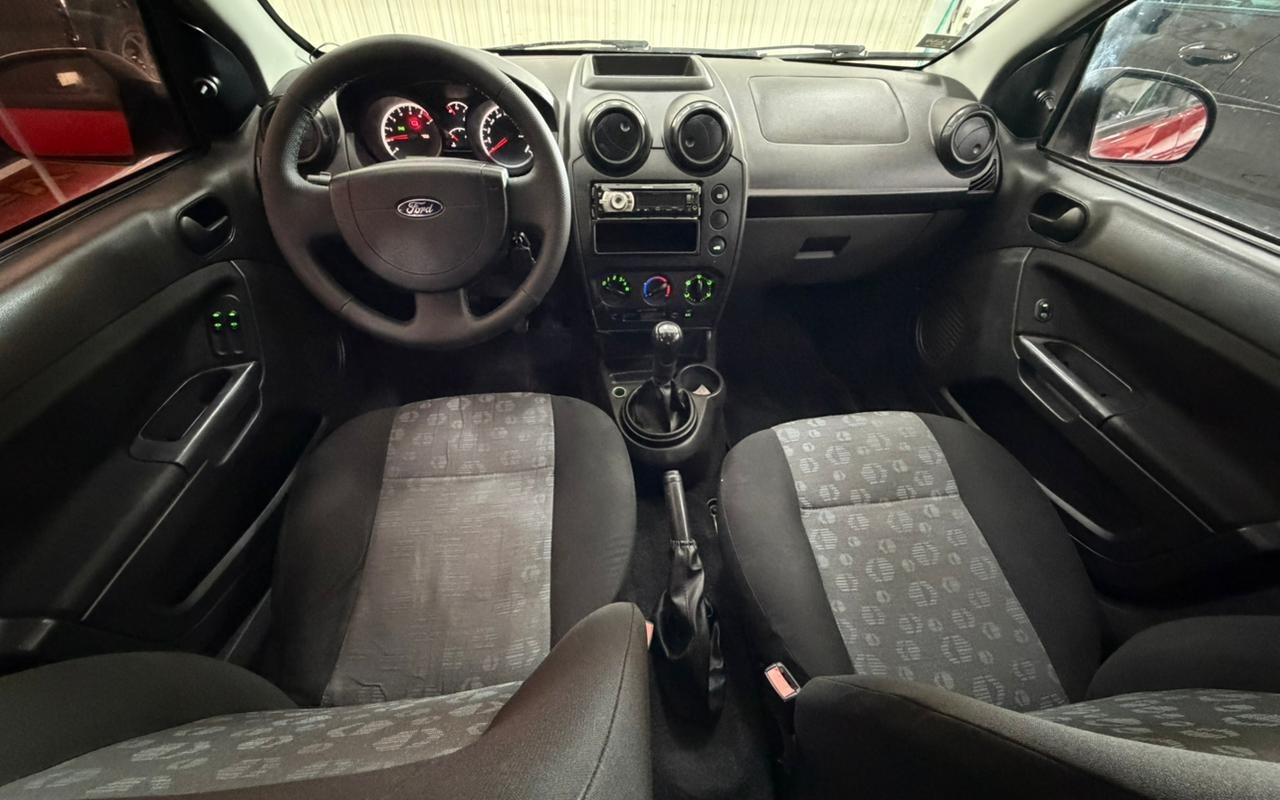 imagem-https://www.socarrao.com.br/sc-vehicle-images-prod/3591630/1788366177990-V2hhdHNBcHAgSW1hZ2UgMjAyNi0wOS0wMiBhdCAxMy4xNS40NCAoNCkuanBlZw.jpeg