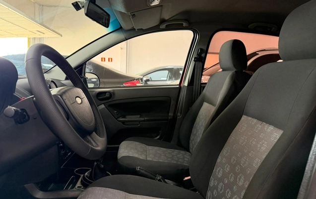imagem-https://www.socarrao.com.br/sc-vehicle-images-prod/3591630/1788366178239-V2hhdHNBcHAgSW1hZ2UgMjAyNi0wOS0wMiBhdCAxMy4xNS40NS5qcGVn.jpeg
