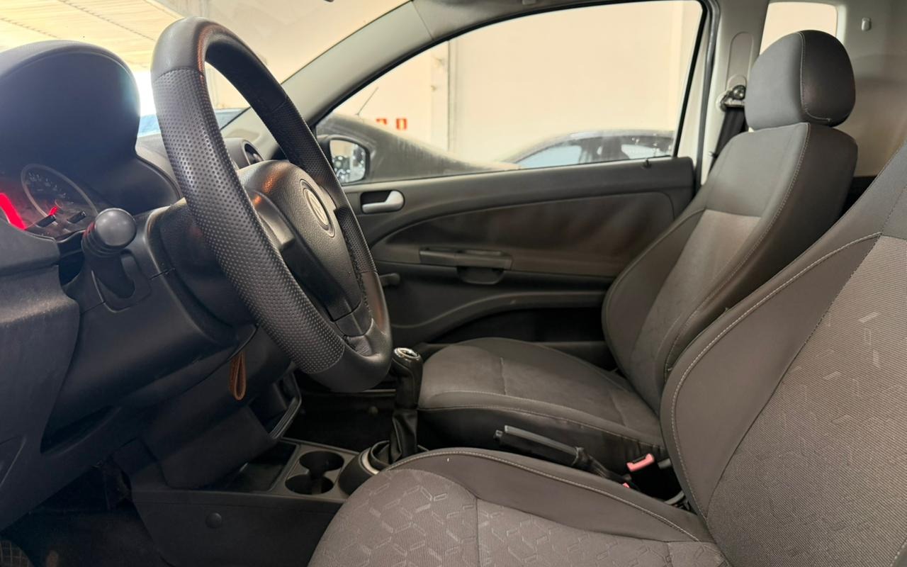 imagem-https://www.socarrao.com.br/sc-vehicle-images-prod/3592035/1788367190498-V2hhdHNBcHAgSW1hZ2UgMjAyNi0wOS0wMiBhdCAxMy4zMC4zNCAoNCkuanBlZw.jpeg