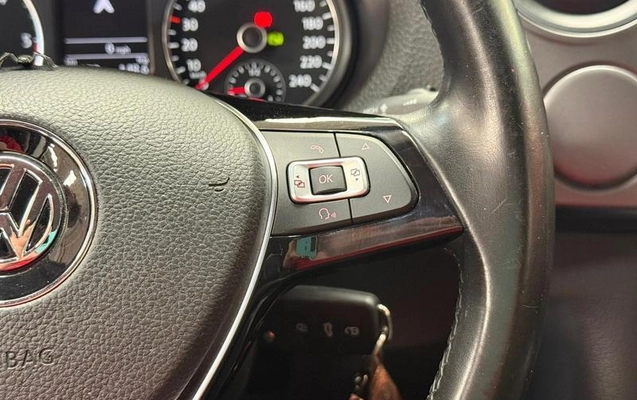 imagem-https://www.socarrao.com.br/sc-vehicle-images-prod/3592696/1788382240397-8436355_8_B_dc929e2113.jpeg