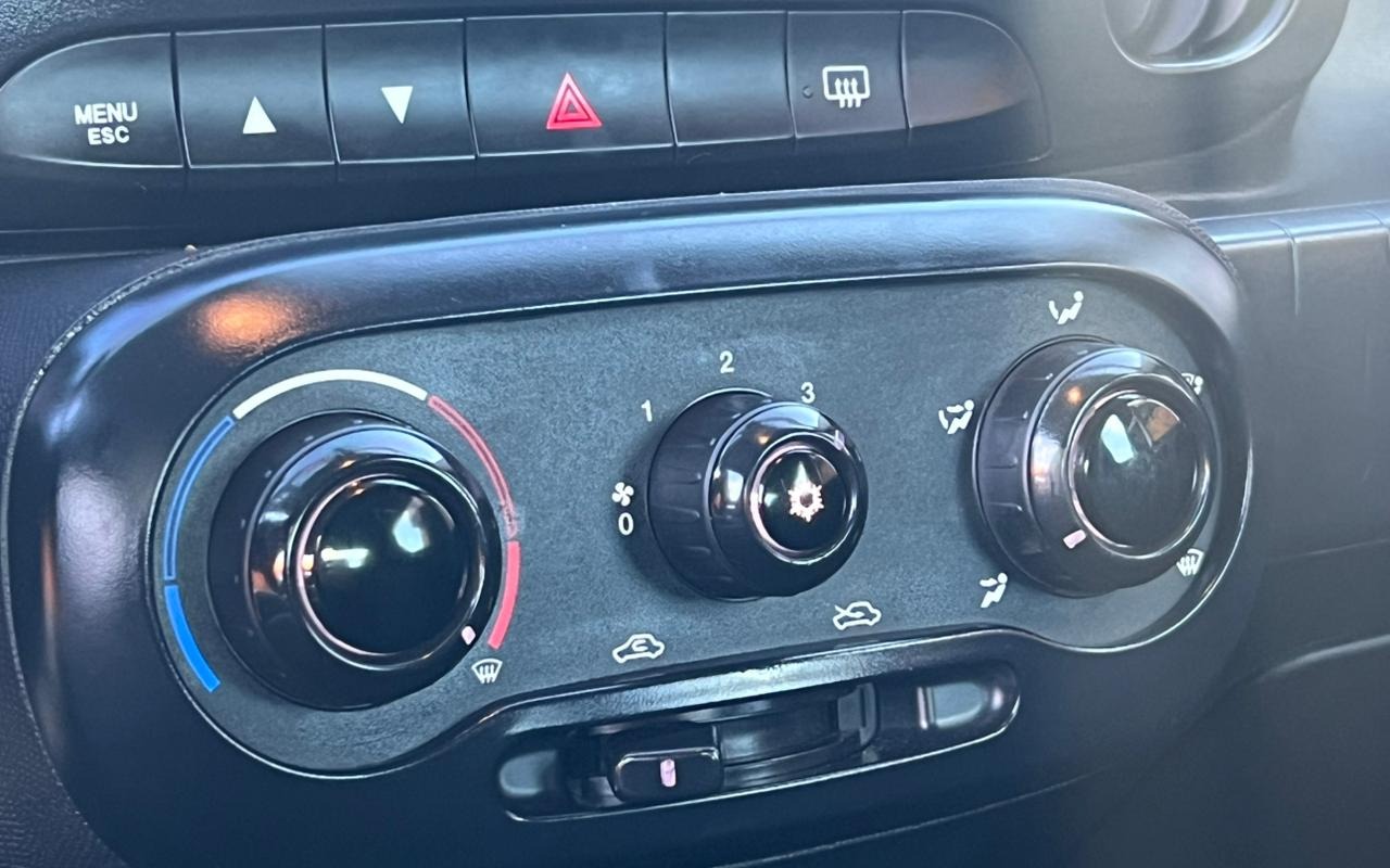 imagem-https://www.socarrao.com.br/sc-vehicle-images-prod/3593177/1788370542612-V2hhdHNBcHAgSW1hZ2UgMjAyNi0wOS0wMSBhdCAxNi40OC41MS5qcGVn.jpeg