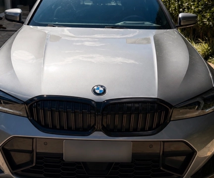 Bmw 320i 2024 Cinza — foto 1 de 3