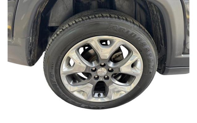 imagem-https://www.socarrao.com.br/sc-vehicle-images-prod/3593992/1789587708567-VTyC0jByyRd2vLipIJEjhQkcMZtFTJNl.jpg