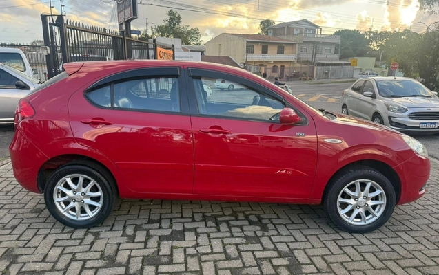 imagem-https://www.socarrao.com.br/sc-vehicle-images-prod/3594178/1788373268975-V2hhdHNBcHAgSW1hZ2UgMjAyNi0wOS0wMSBhdCAxOS4wOS4xNyAoMSkuanBlZw.jpeg