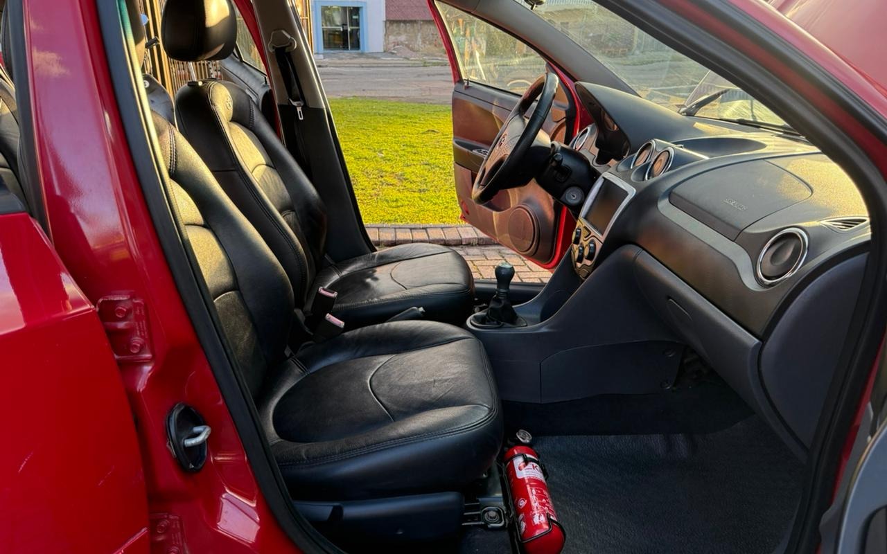 imagem-https://www.socarrao.com.br/sc-vehicle-images-prod/3594178/1788373269327-V2hhdHNBcHAgSW1hZ2UgMjAyNi0wOS0wMSBhdCAxOS4wOS4xOCAoMikuanBlZw.jpeg