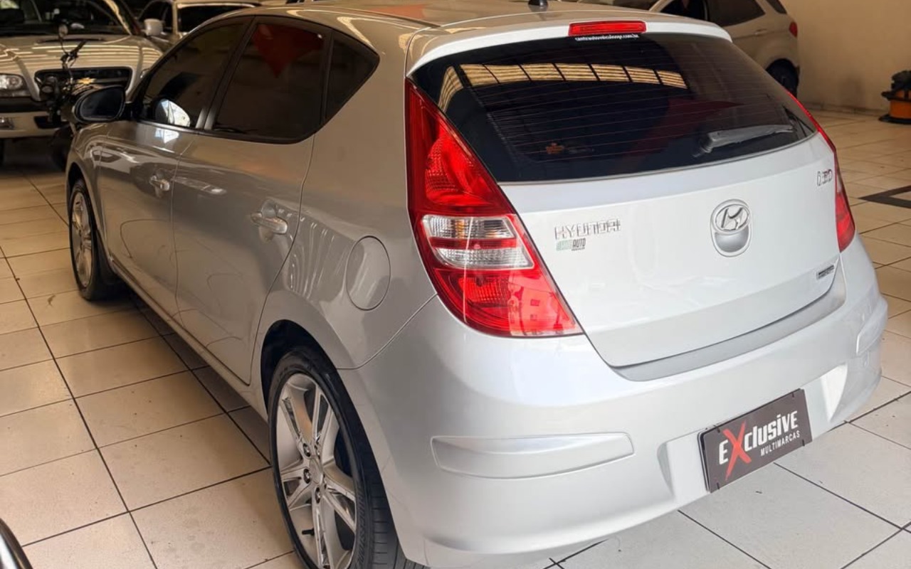 imagem-https://www.socarrao.com.br/sc-vehicle-images-prod/3594383/1788373909343-STMwIDIwMTI1LmpwZw.jpg