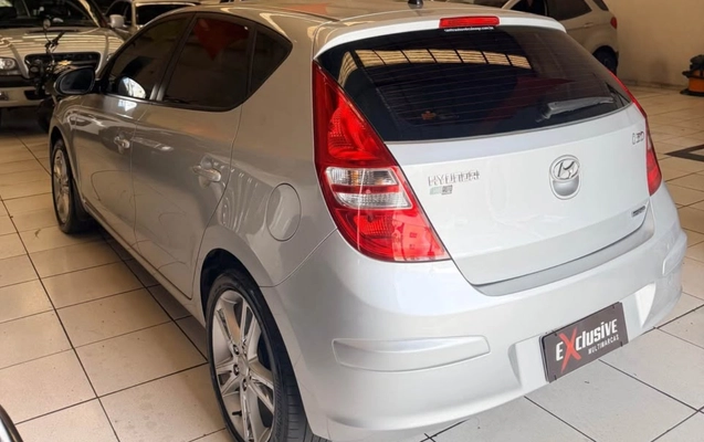 imagem-https://www.socarrao.com.br/sc-vehicle-images-prod/3594383/1788373909343-STMwIDIwMTI1LmpwZw.jpg